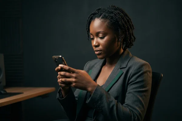 Community manager replying to comments and messages